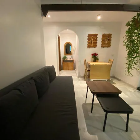Apartment By The Bay - *